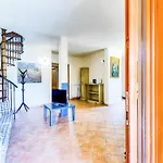 Gorgeous In With Swimming Pool Hébergement de vacances *