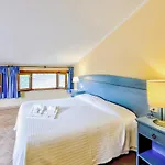Hébergement de vacances Gorgeous In With Swimming Pool *