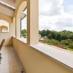 Gorgeous In With Swimming Pool Hébergement de vacances