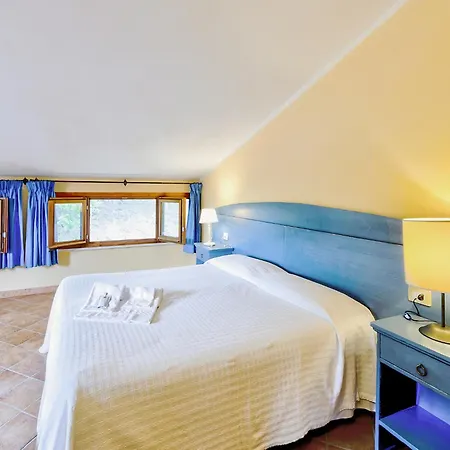Gorgeous In With Swimming Pool Holiday home Sorano (Grosseto)