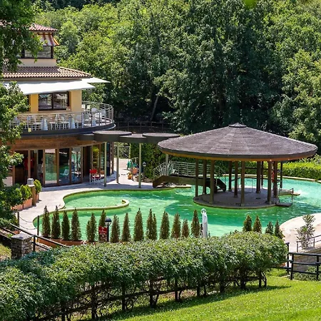 Holiday home Gorgeous In With Swimming Pool