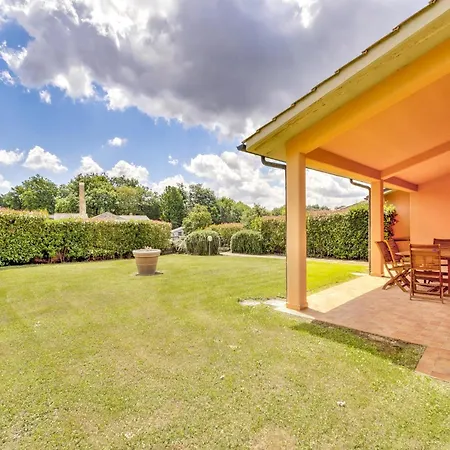 Gorgeous In With Swimming Pool Casa vacanze
